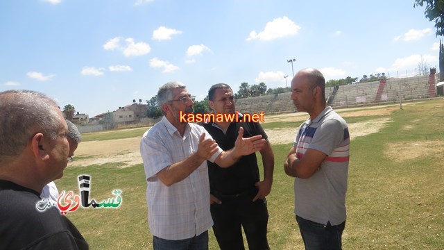 كفرقاسم : وعد .. فصدق القول والعمل ..  نحن هنا ونحن لها   المقاولون في زيارة ما قبل البدء باعمال الترميم في المعلب الشرقي السنتيتي